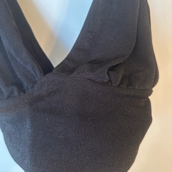 Cropped V-neck Tank - Picture 2 of 2